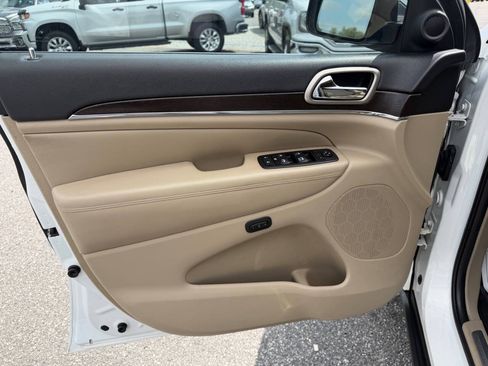 Used 2014 Jeep Grand Cherokee Limited w/ Luxury Group II RWD image 10