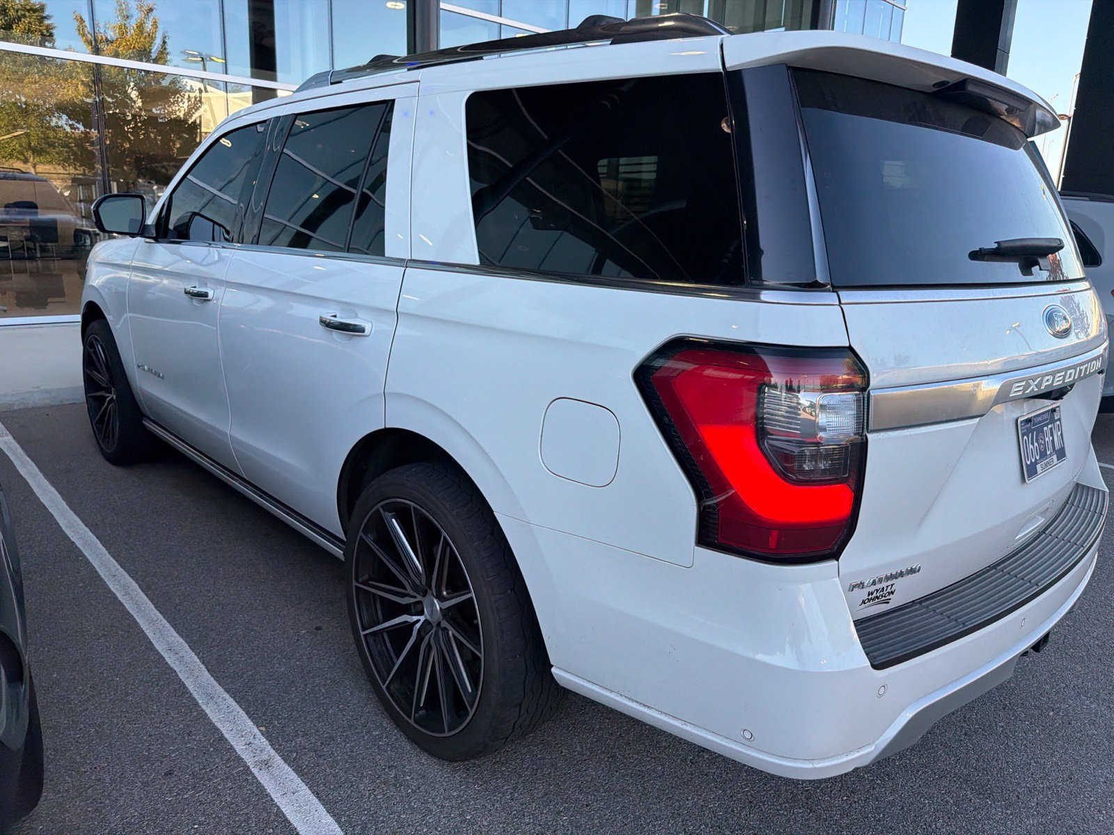 Used 2020 Ford Expedition Platinum AWD/4WD image 3