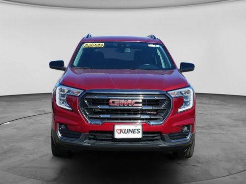 Used 2023 GMC Terrain AT4 AWD/4WD image 2