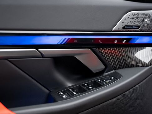 Used 2025 BMW M5 w/ Carbon Package image 59