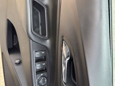 Used 2020 Chevrolet Equinox LT AWD/4WD image 24