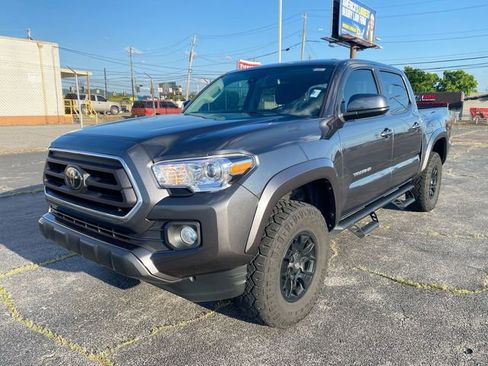 Used 2022 Toyota Tacoma SR5 RWD image 1