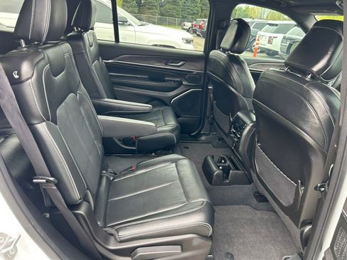 Used 2023 Jeep Grand Cherokee L Overland AWD/4WD image 23