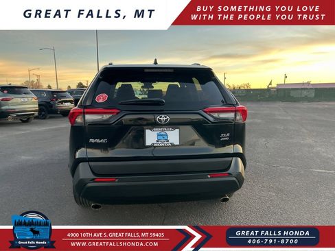 Used 2021 Toyota RAV4 XLE image 7