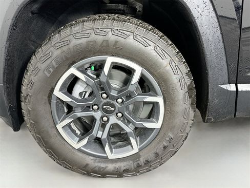 New 2026 Chevrolet Equinox ACTIV w/ Convenience Package III image 32