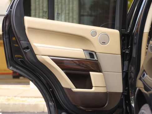 Used 2016 Land Rover Range Rover HSE image 42