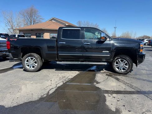 Used 2017 Chevrolet Silverado 2500 High Country w/ Duramax Plus Package image 4