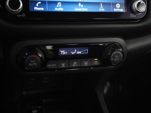 Used 2024 Nissan Kicks SR image 22