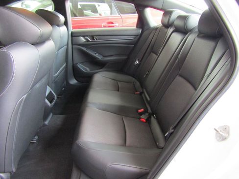 Used 2019 Honda Accord Sport image 15