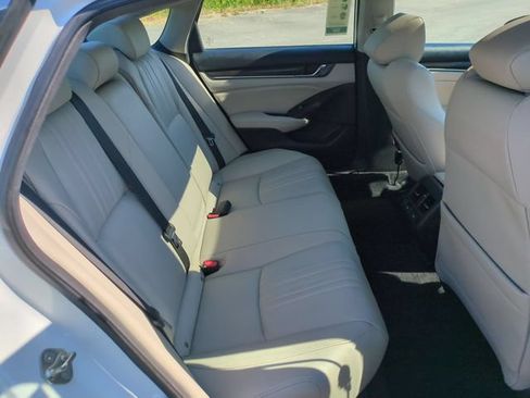 Used 2019 Honda Accord Touring image 32