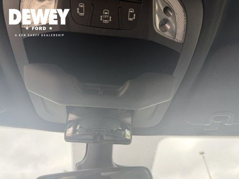Used 2025 Chrysler Pacifica Select FWD image 20