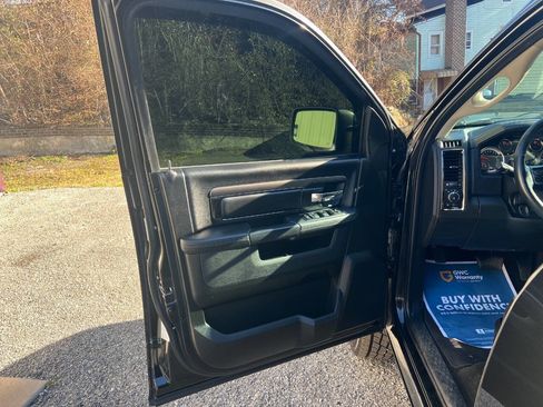 Used 2017 RAM 1500 Sport w/ Black Ram 1500 Sport Group image 18