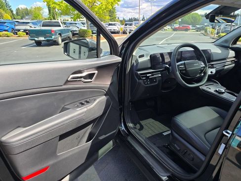 Certified 2026 Kia Sportage EX w/ EX Panoramic Sunroof Package AWD/4WD image 7