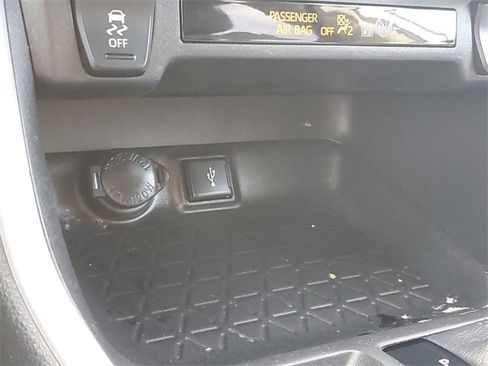 Used 2020 Toyota RAV4 LE image 21