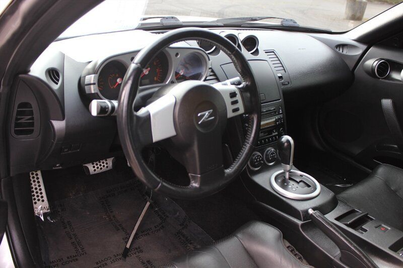 Used 2004 Nissan 350Z Touring w/ Cargo Convenience Pkg RWD image 9