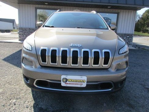 Used 2016 Jeep Cherokee Limited w/ Luxury Group AWD/4WD image 3