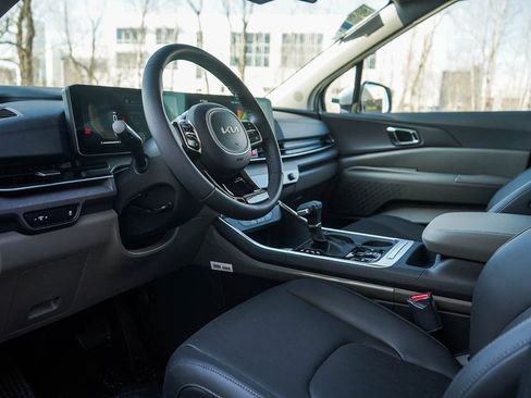 New 2026 Kia Carnival EX FWD image 19