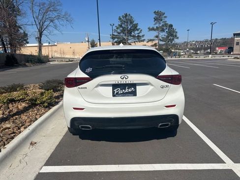 Used 2018 INFINITI QX30 image 6