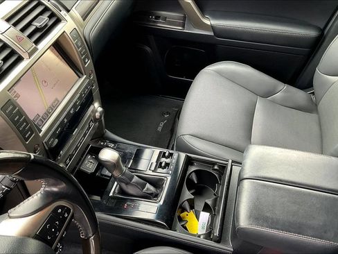 Used 2020 Lexus GX 460 Premium w/ Premium Package AWD/4WD image 9
