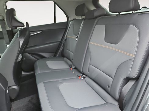 Used 2025 Kia Niro LX image 13