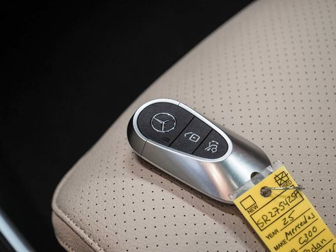 Used 2025 Mercedes-Benz C 300 4MATIC Sedan image 29