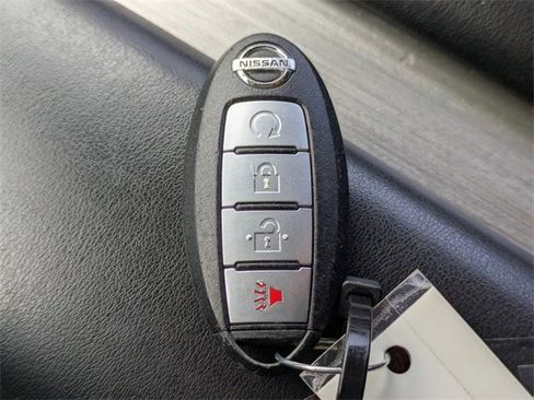 Used 2018 Nissan Murano SV w/ Premium Package image 33