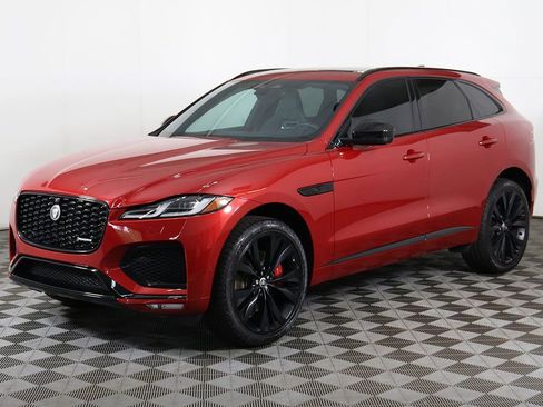 Used 2024 Jaguar F-PACE R-Dynamic S image 11