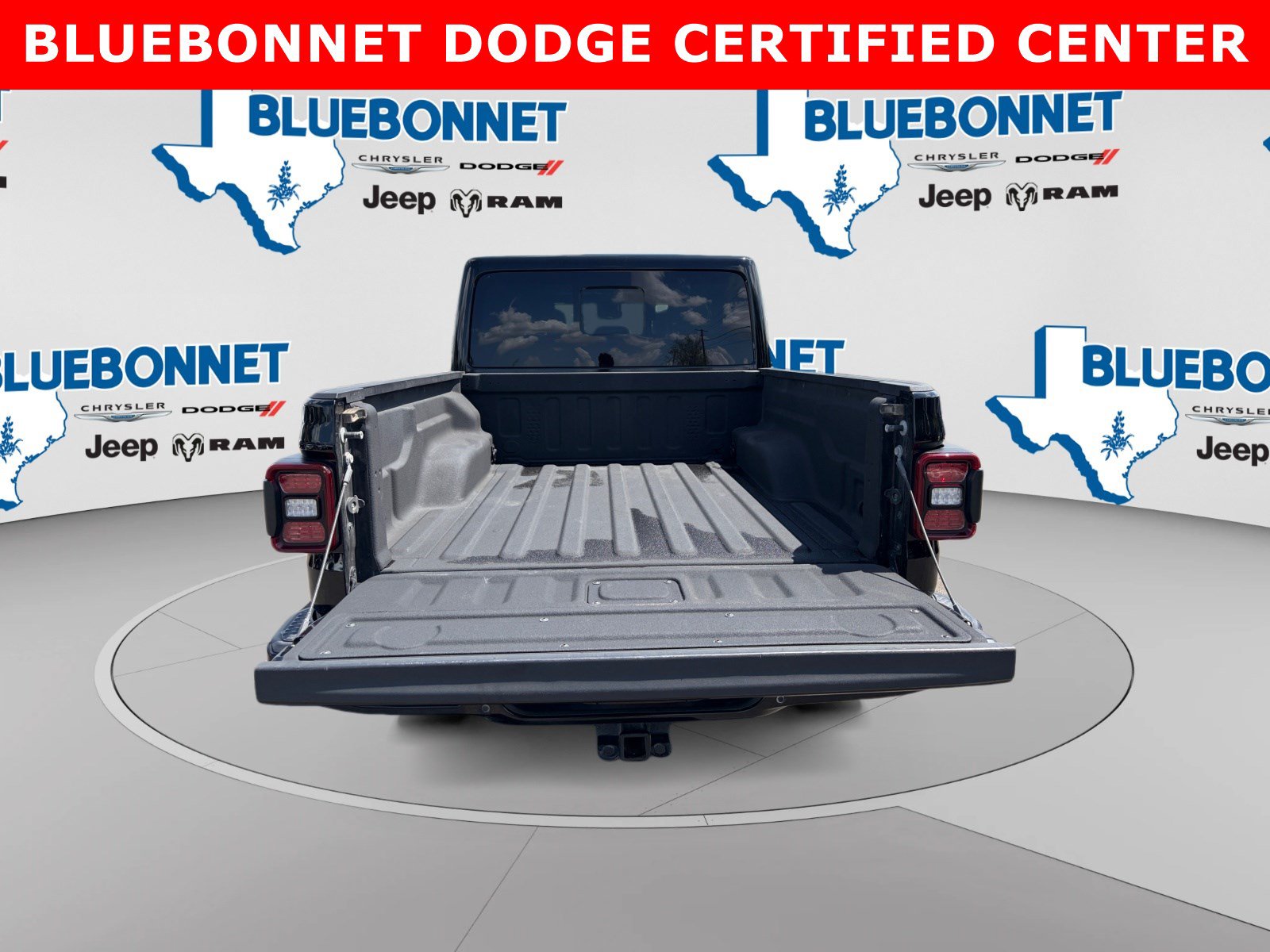 Used 2022 Jeep Gladiator Overland AWD/4WD image 23