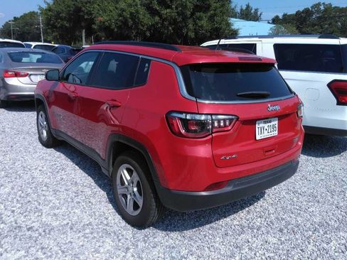 Used 2024 Jeep Compass Latitude AWD/4WD image 2
