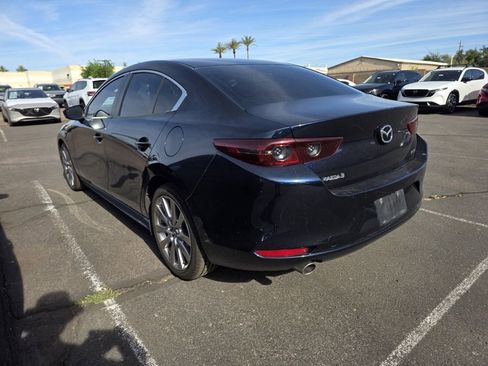 Used 2020 MAZDA MAZDA3 Sedan w/ Select Package FWD image 3