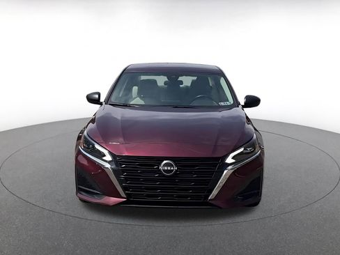 Used 2025 Nissan Altima 2.5 SV FWD image 4