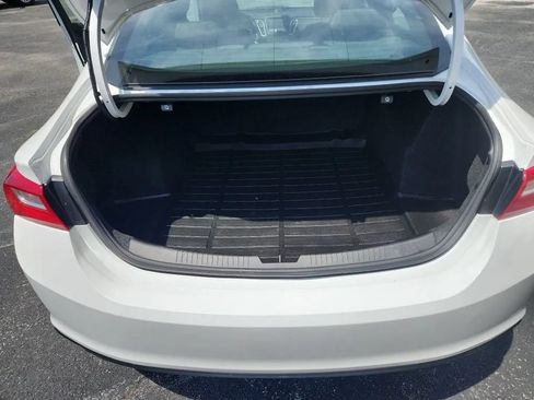Used 2018 Chevrolet Malibu LS FWD image 9