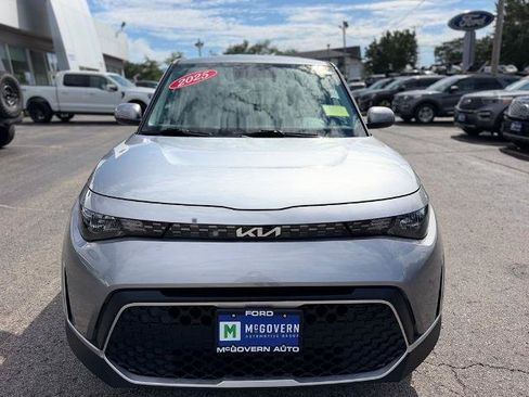 Used 2025 Kia Soul LX w/ LX Technology Package FWD image 11