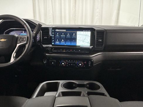 Used 2025 Chevrolet Silverado 1500 LT image 10