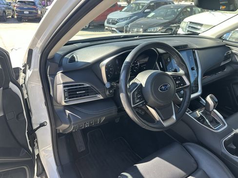 Used 2022 Subaru Outback Limited image 13