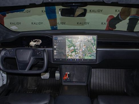 Used 2021 Tesla Model S Plaid image 3