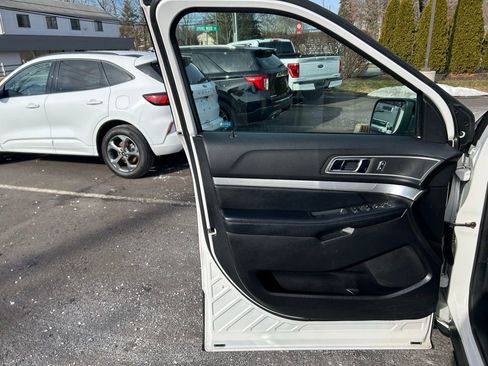 Certified 2017 Ford Explorer XLT w/ Equipment Group 202A image 12