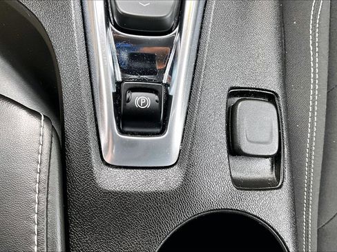 Used 2018 Chevrolet Camaro LT RWD image 29