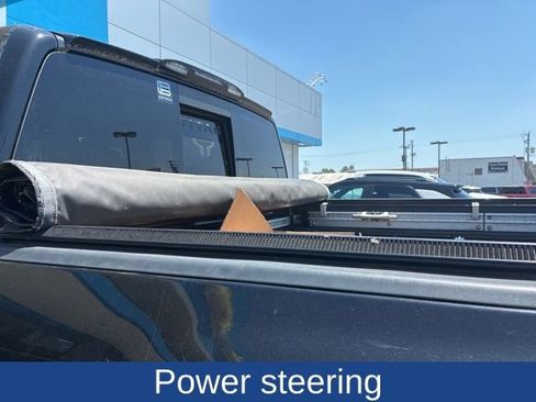 Used 2017 Nissan Titan PRO-4X AWD/4WD image 10