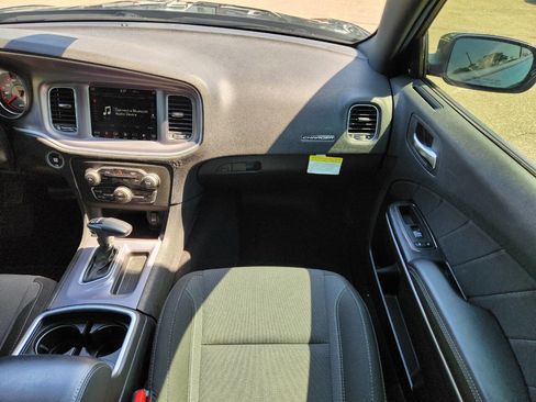 Used 2019 Dodge Charger SXT AWD/4WD image 17
