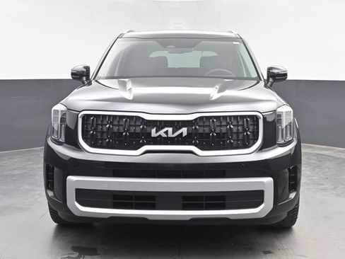 Used 2024 Kia Telluride EX w/ EX Captain's Chair Package AWD/4WD image 3