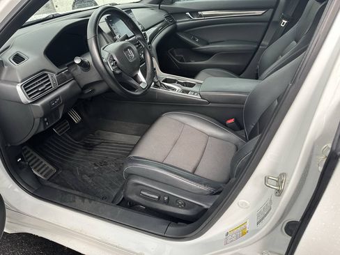 Used 2018 Honda Accord Sport image 19