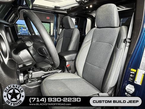 Used 2025 Jeep Gladiator Mojave AWD/4WD image 16