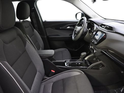 Used 2021 Chevrolet TrailBlazer LT w/ Convenience Package FWD image 16
