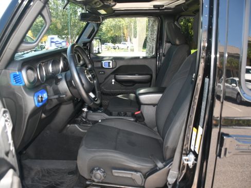 Used 2019 Jeep Wrangler Unlimited Sport S AWD/4WD image 7