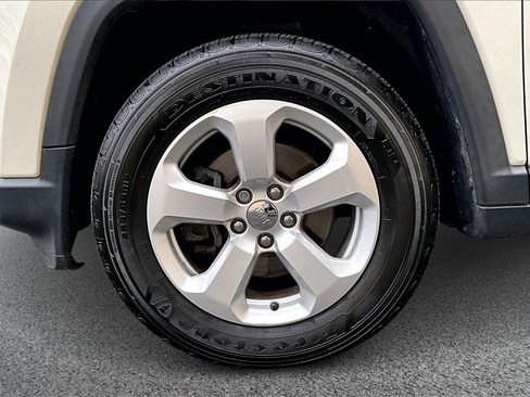 Used 2019 Jeep Compass Latitude w/ Popular Equipment Group image 32