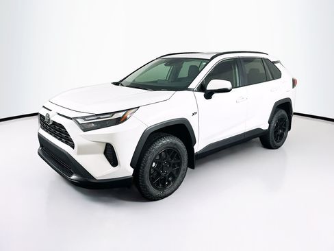 Used 2025 Toyota RAV4 XLE w/ Convenience Package FWD image 3