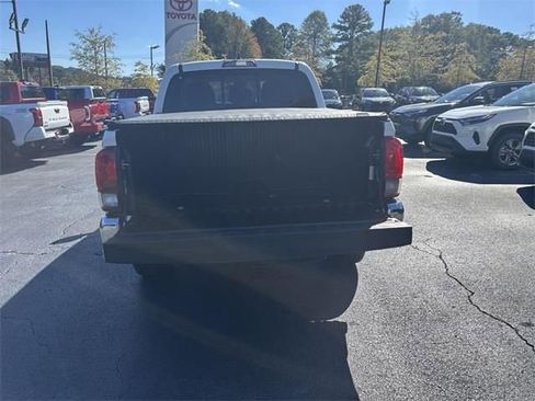 Used 2022 Toyota Tacoma SR5 AWD/4WD image 23