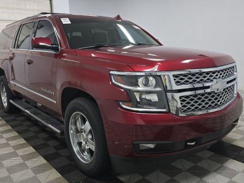 Used 2018 Chevrolet Suburban LT w/ LT Signature Package image 1