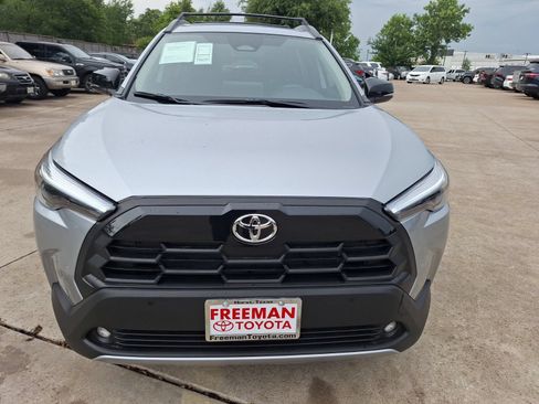 Used 2026 Toyota Corolla Cross XLE w/ Convenience Package AWD/4WD image 9